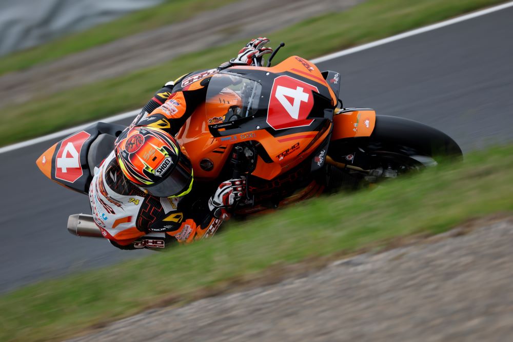 トップを独走するも悔しいDNF