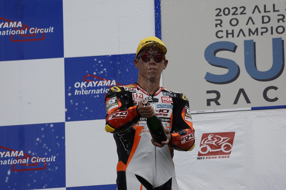 國峰啄磨がトップを快走するも悔しい2位